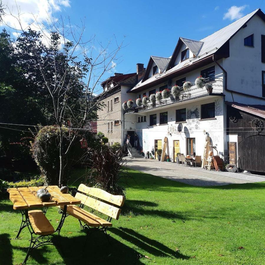 Pokoje Goscinne Skalny Agroturystyka Zabnica Exterior foto